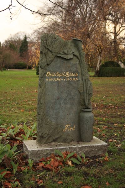 gal/Copenhagen/Assistens_Kirkegard/Assistens_Kirkegard_Cemetery_Copenhagen015.jpg
