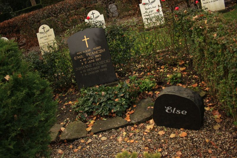 gal/Copenhagen/Assistens_Kirkegard/Assistens_Kirkegard_Cemetery_Copenhagen041.jpg