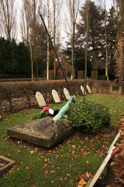 gal/Copenhagen/Assistens_Kirkegard/Assistens_Kirkegard_Cemetery_Copenhagen042.jpg