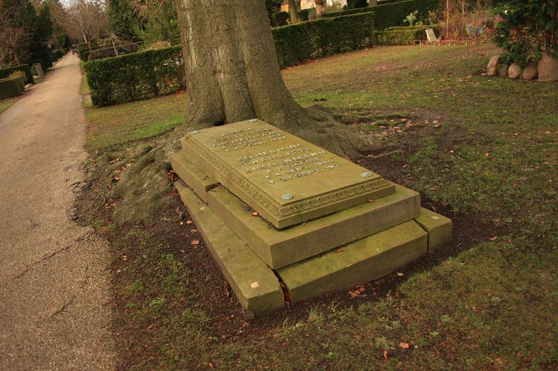 gal/Copenhagen/Assistens_Kirkegard/Assistens_Kirkegard_Cemetery_Copenhagen066.jpg