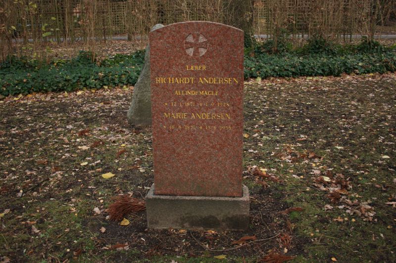 gal/Copenhagen/Assistens_Kirkegard/Assistens_Kirkegard_Cemetery_Copenhagen102.jpg