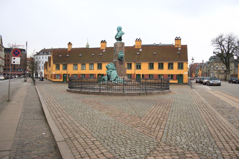 gal/Copenhagen/Nyboder_-_Maisons_Jaunes/Nyboder_Yellow_Houses_Copenhague33.jpg
