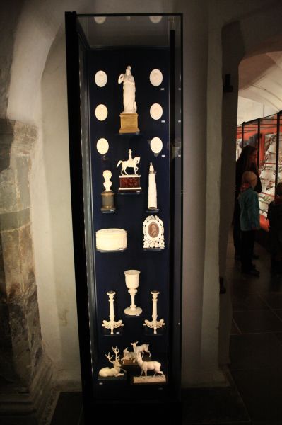 gal/Copenhagen/Rosenborg_Castle/Danish_Crown_Jewels/Rosenborg_Danish_Crown_Jewels_Treasury020.jpg