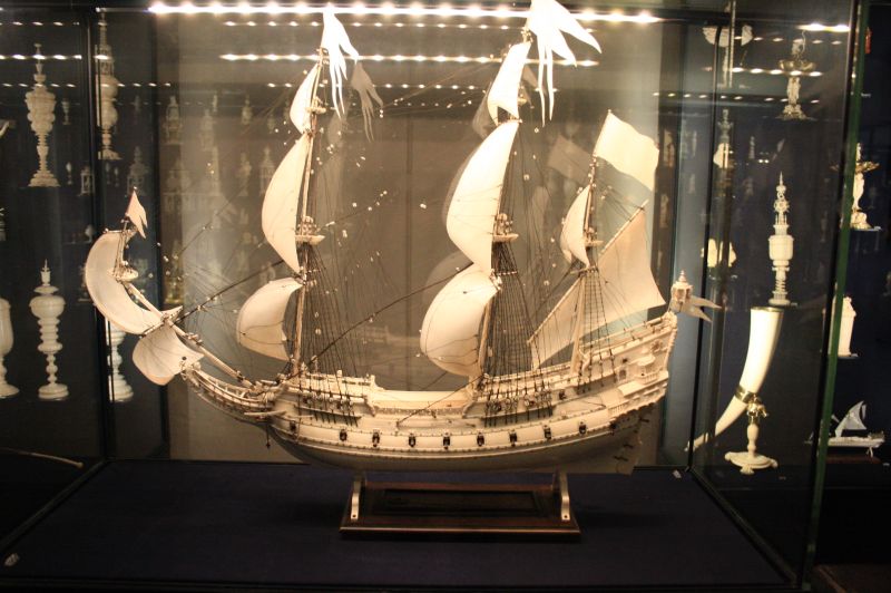 gal/Copenhagen/Rosenborg_Castle/Danish_Crown_Jewels/Rosenborg_Danish_Crown_Jewels_Treasury026.jpg