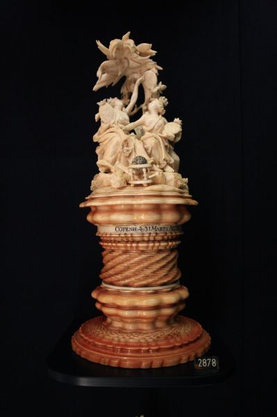 gal/Copenhagen/Rosenborg_Castle/Danish_Crown_Jewels/Rosenborg_Danish_Crown_Jewels_Treasury060.jpg
