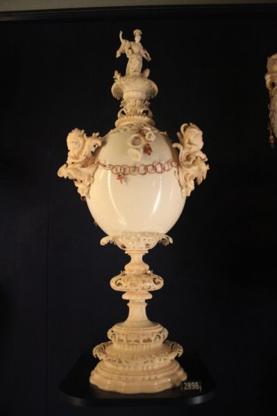gal/Copenhagen/Rosenborg_Castle/Danish_Crown_Jewels/Rosenborg_Danish_Crown_Jewels_Treasury068.jpg