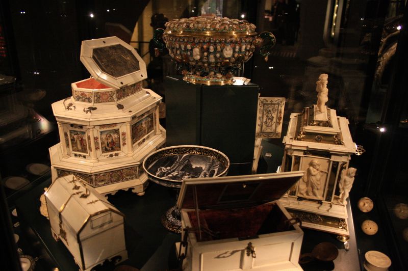 gal/Copenhagen/Rosenborg_Castle/Danish_Crown_Jewels/Rosenborg_Danish_Crown_Jewels_Treasury105.jpg