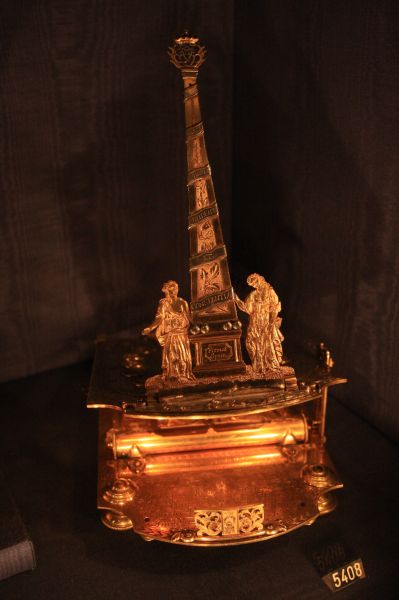 gal/Copenhagen/Rosenborg_Castle/Danish_Crown_Jewels/Rosenborg_Danish_Crown_Jewels_Treasury201.jpg