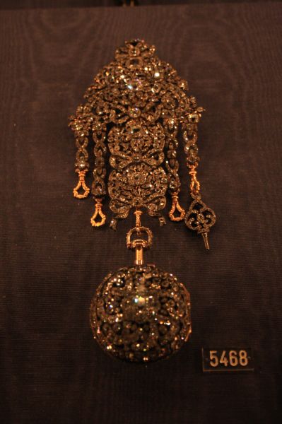 gal/Copenhagen/Rosenborg_Castle/Danish_Crown_Jewels/Rosenborg_Danish_Crown_Jewels_Treasury207.jpg