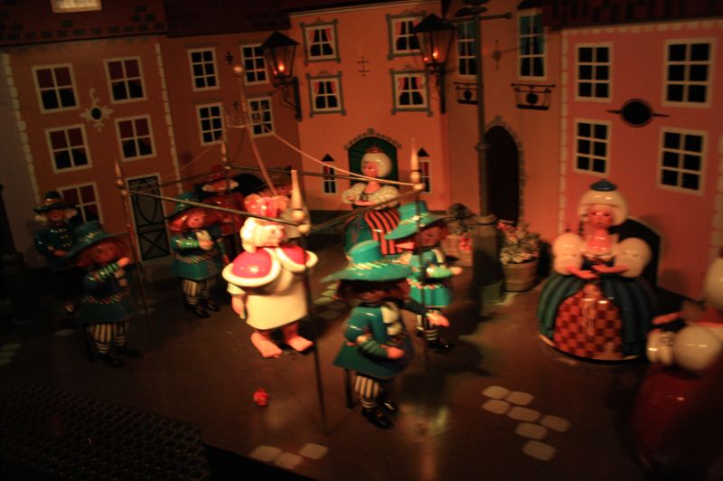 gal/Copenhagen/Tivoli_Gardens/Den_Flyvende_Kuffert/Tivoli_Gardens_Andersen12.JPG