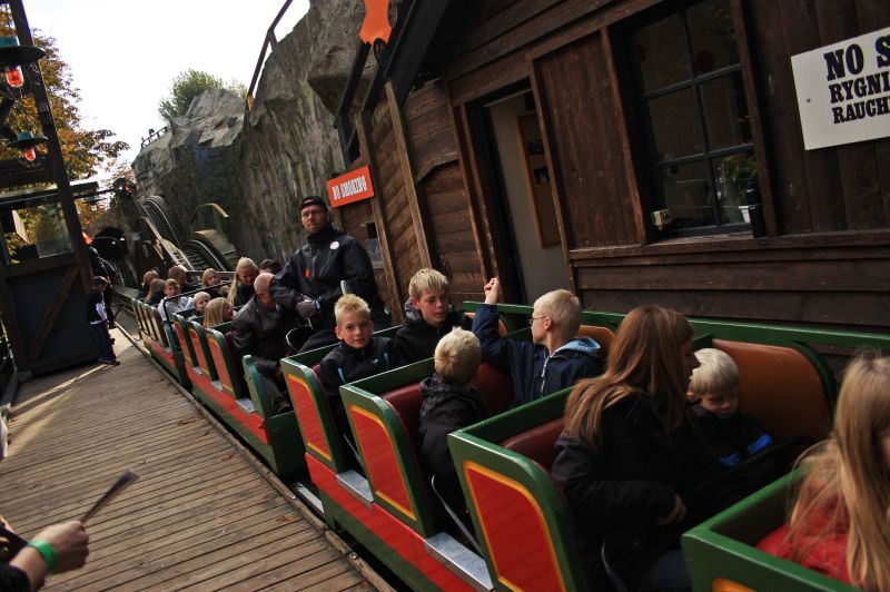 gal/Copenhagen/Tivoli_Gardens/Rutschebanen/Tivoli_Gardens_Rutschebanen04.jpg
