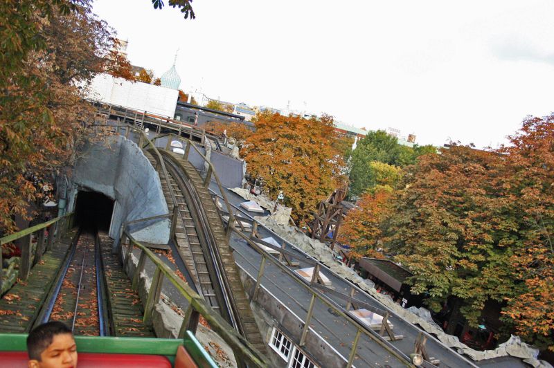 gal/Copenhagen/Tivoli_Gardens/Rutschebanen/Tivoli_Gardens_Rutschebanen10.jpg