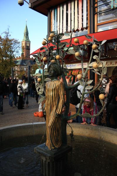 gal/Copenhagen/Tivoli_Gardens/Tivoli_Gardens_Copenhagen104.jpg