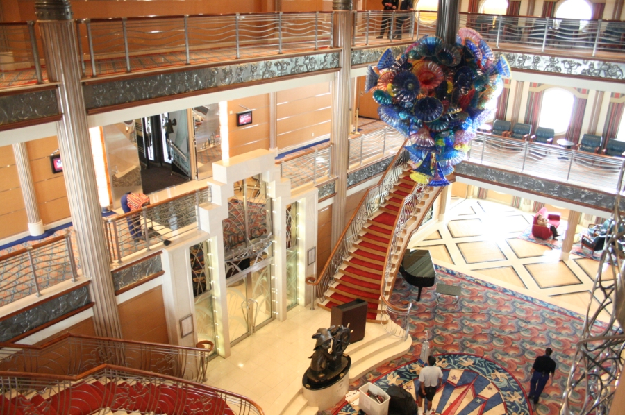 gal/Disney_Cruise_Line/Grand_Escalier/IMG_8029.JPG