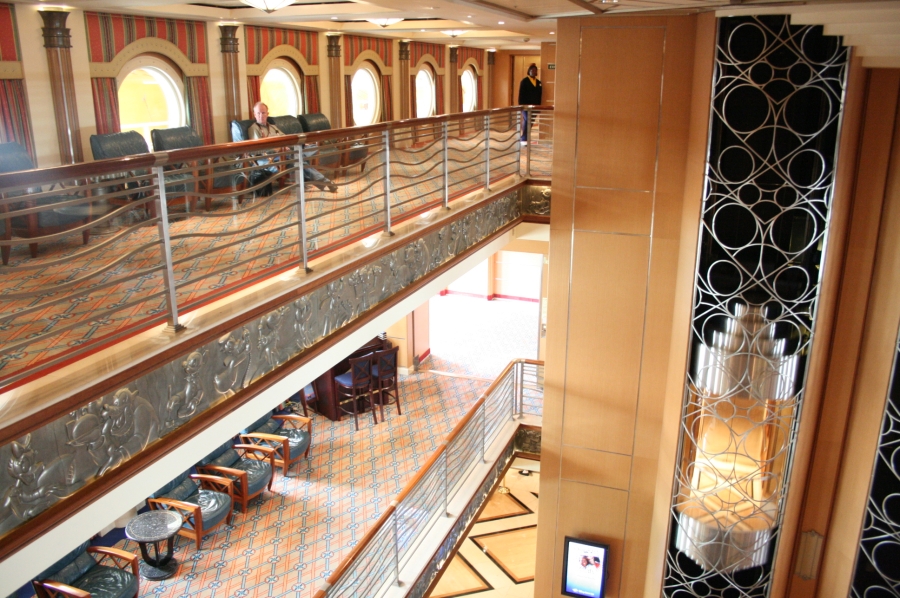 gal/Disney_Cruise_Line/Grand_Escalier/IMG_8053.JPG