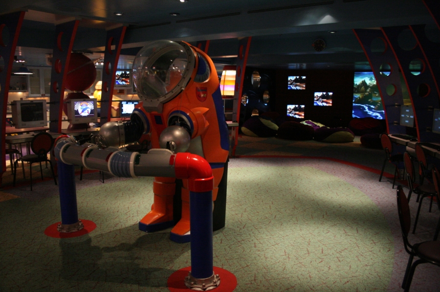 gal/Disney_Cruise_Line/Oceaneer_Club/IMG_8010.JPG