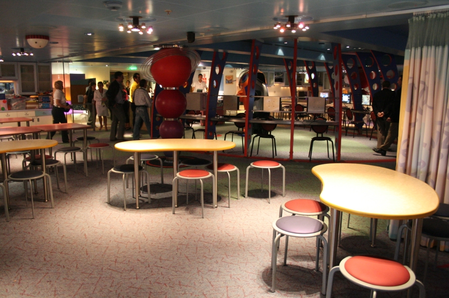 gal/Disney_Cruise_Line/Oceaneer_Club/IMG_8018.JPG