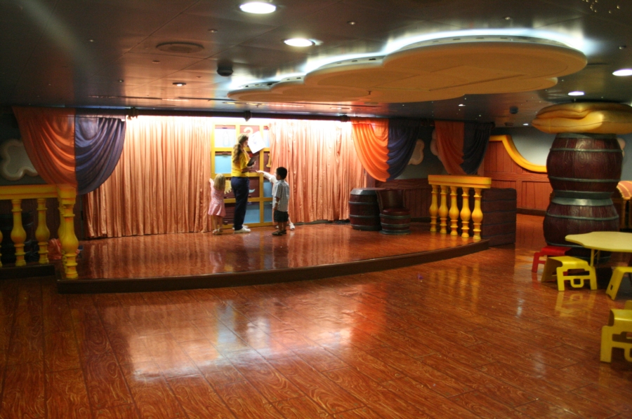 gal/Disney_Cruise_Line/Oceaneer_Club/IMG_8040.JPG