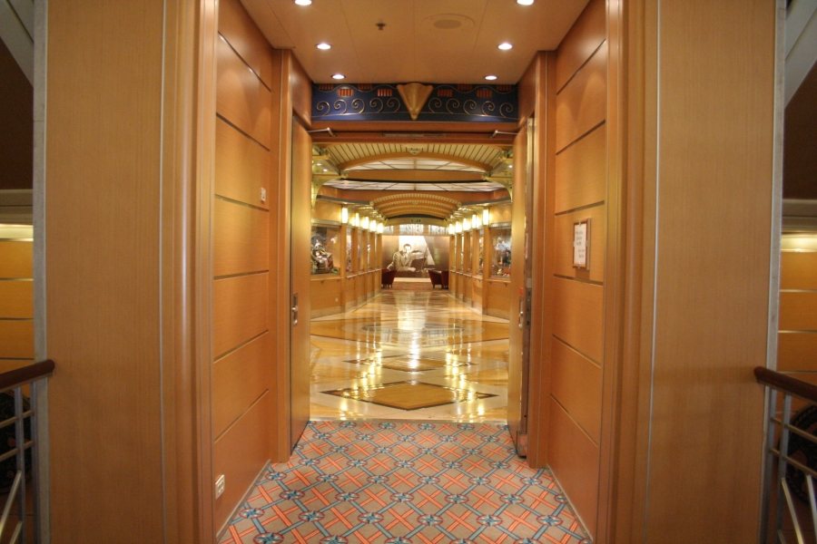 gal/Disney_Cruise_Line/Walt_Disney_Theatre/IMG_8355.JPG