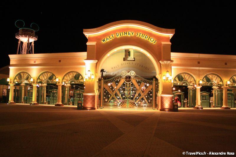gal/Disneyland_Resort_Paris/Disney_Disco_Night/Disney_Disco_Night_Soiree_Fnac_Studios261.jpg