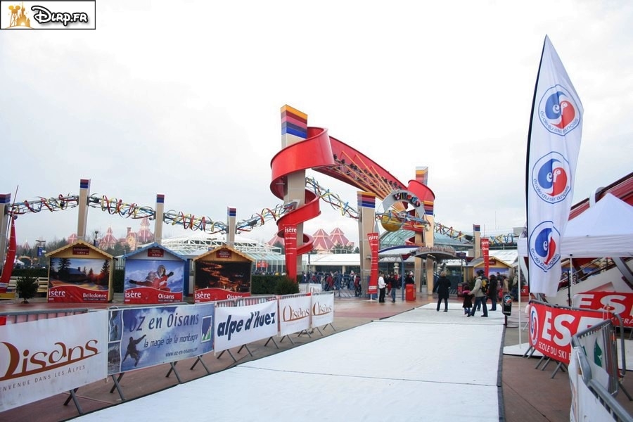 gal/Disneyland_Resort_Paris/Disney_Village/Winter_Xtrem/skidv06.jpg
