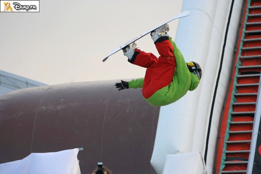 gal/Disneyland_Resort_Paris/Disney_Village/Winter_Xtrem/skidv14.jpg