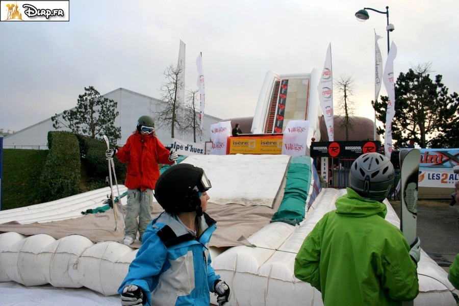 gal/Disneyland_Resort_Paris/Disney_Village/Winter_Xtrem/skidv17.jpg