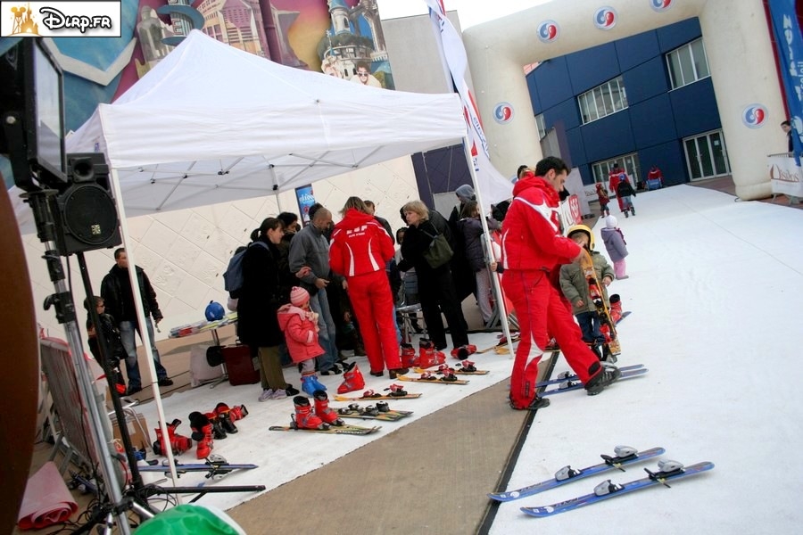 gal/Disneyland_Resort_Paris/Disney_Village/Winter_Xtrem/skidv20.jpg