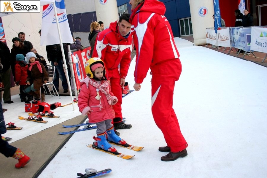 gal/Disneyland_Resort_Paris/Disney_Village/Winter_Xtrem/skidv22.jpg