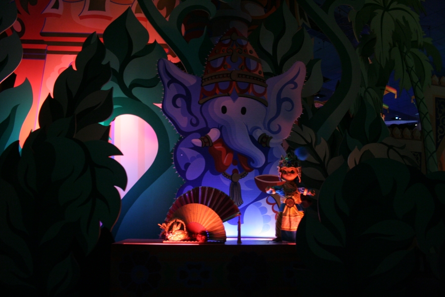 gal/Disneyland_Resort_Paris/Fantasyland/smallworld/IMG_3990.JPG