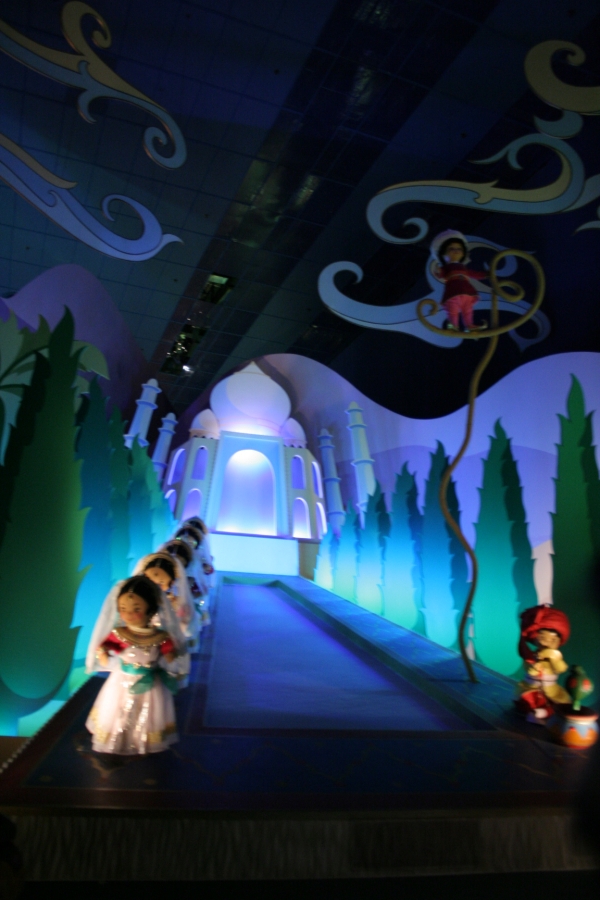gal/Disneyland_Resort_Paris/Fantasyland/smallworld/IMG_3992.JPG