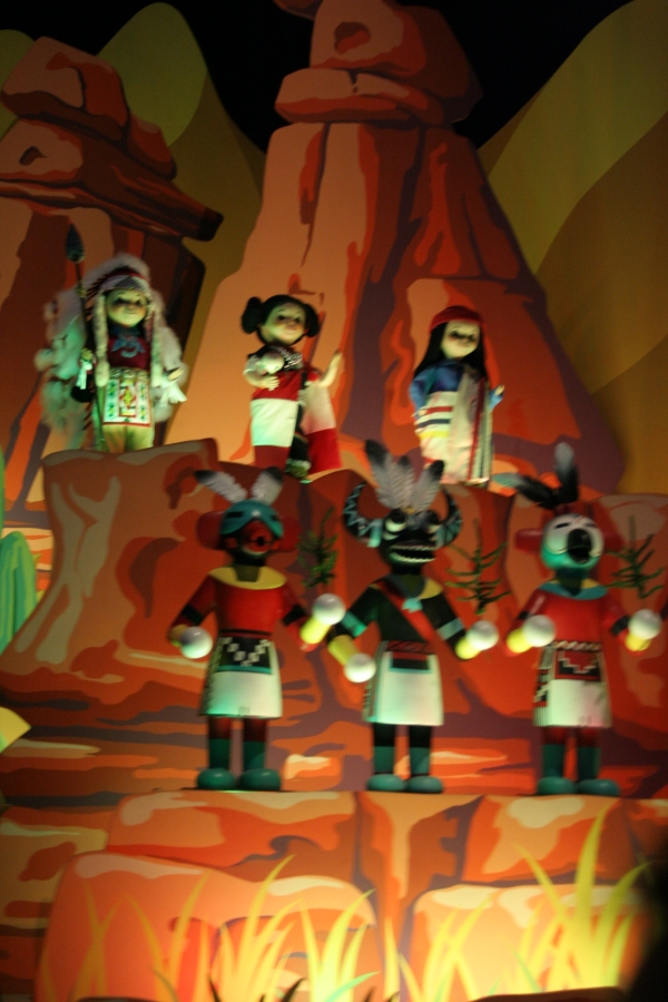 gal/Disneyland_Resort_Paris/Fantasyland/smallworld/IMG_4023.JPG