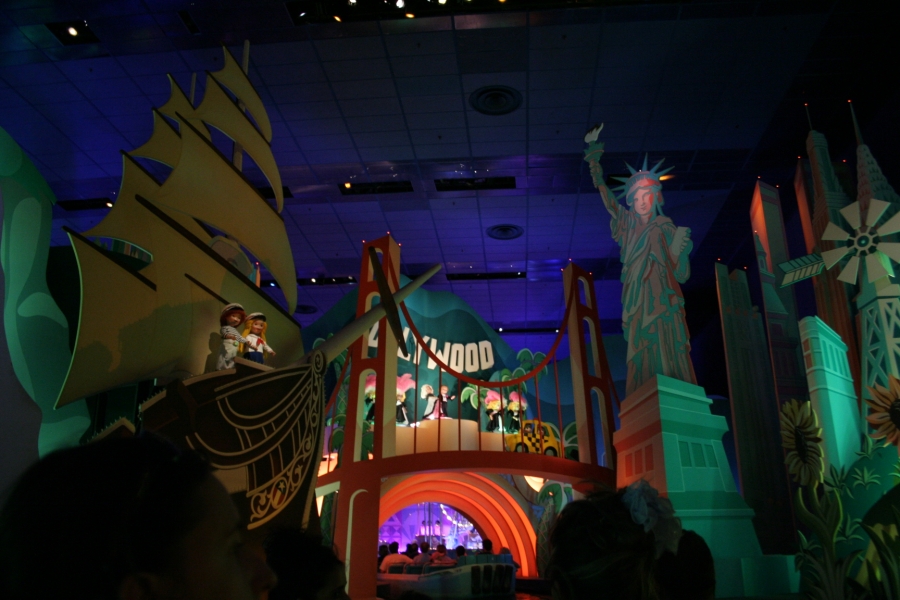 gal/Disneyland_Resort_Paris/Fantasyland/smallworld/IMG_4028.JPG