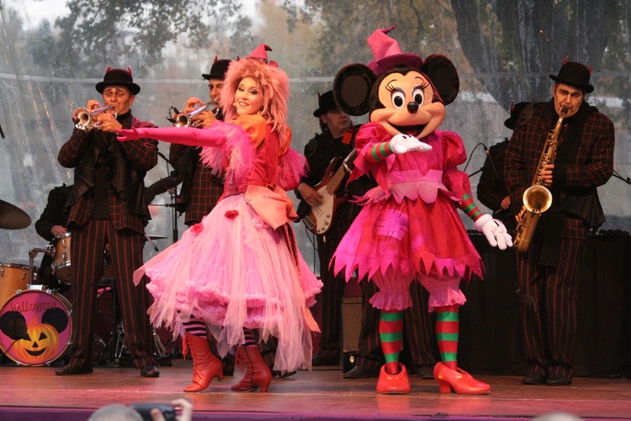 gal/Disneyland_Resort_Paris/Halloween/Minnie_and_the_Batboys/IMG_9183.JPG