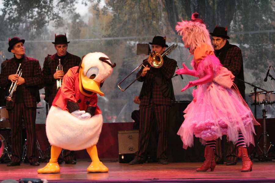 gal/Disneyland_Resort_Paris/Halloween/Minnie_and_the_Batboys/IMG_9209.JPG