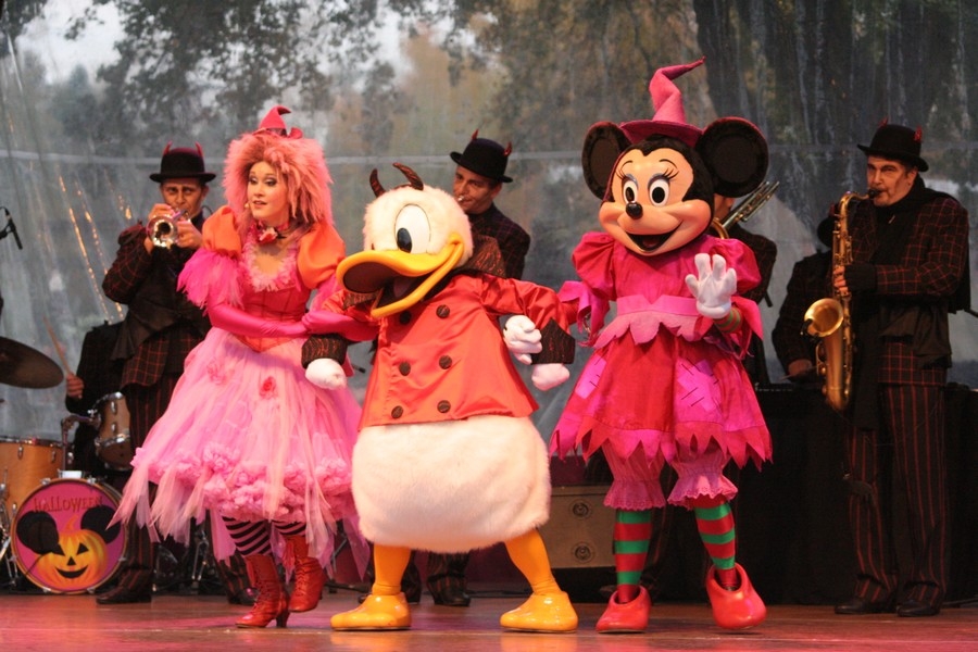 gal/Disneyland_Resort_Paris/Halloween/Minnie_and_the_Batboys/IMG_9214.JPG