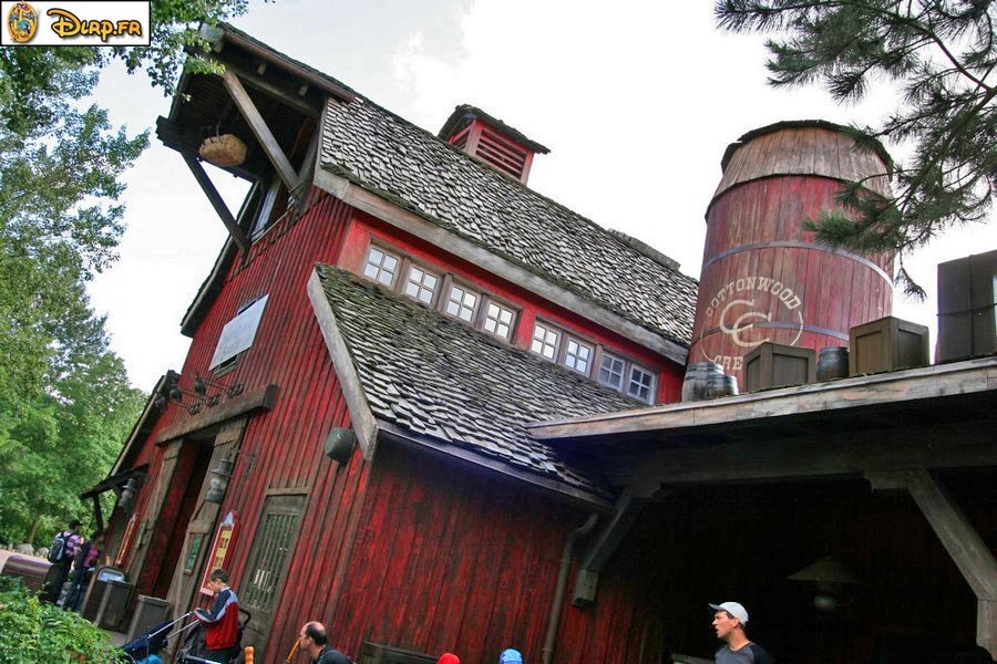 gal/Disneyland_Resort_Paris/Restaurants/Cowboy_Cookout_Barbecue/cowboycookout06.jpg