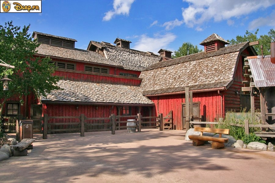 gal/Disneyland_Resort_Paris/Restaurants/Cowboy_Cookout_Barbecue/cowboycookout08.jpg