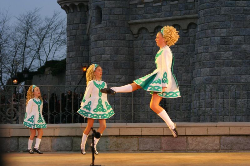 gal/Disneyland_Resort_Paris/St_Patrick/Danses_Irlandaises/St_Patrick_Disneyland136.jpg