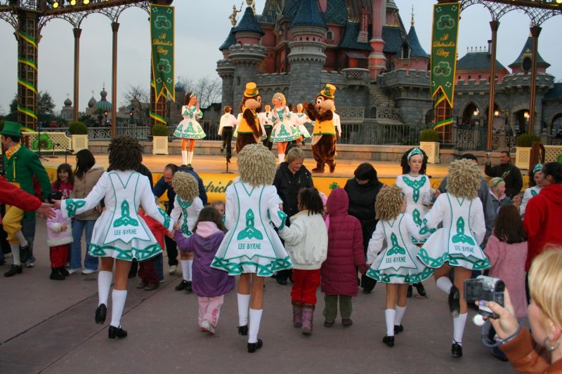 gal/Disneyland_Resort_Paris/St_Patrick/Danses_Irlandaises/St_Patrick_Disneyland164.jpg