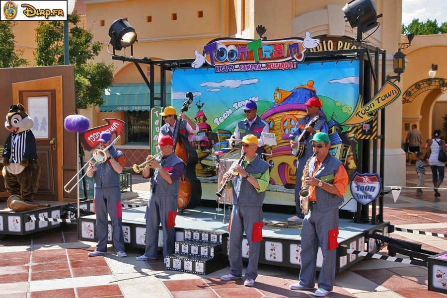 gal/Disneyland_Resort_Paris/Walt_Disney_Studios/Toon_Train/toontrain09.jpg