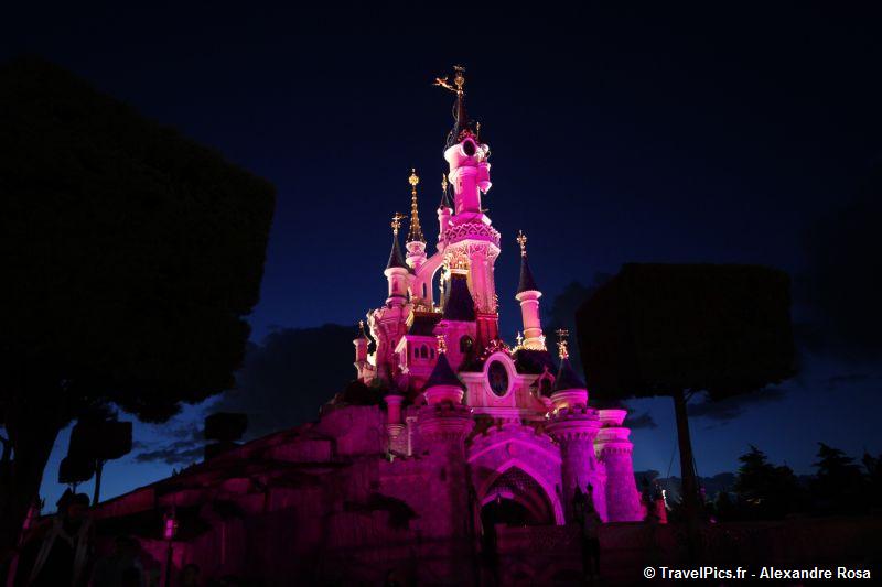 gal/Disneyland_Resort_Paris/fireworks/14_Juillet_2010/14_juillet_Disneyland_Chateau06.jpg