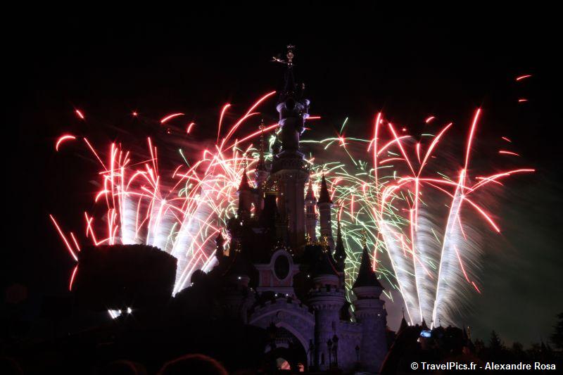 gal/Disneyland_Resort_Paris/fireworks/14_Juillet_2010/14_juillet_Disneyland_Chateau33.jpg