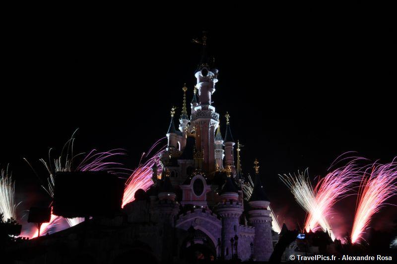 gal/Disneyland_Resort_Paris/fireworks/14_Juillet_2010/14_juillet_Disneyland_Chateau34.jpg