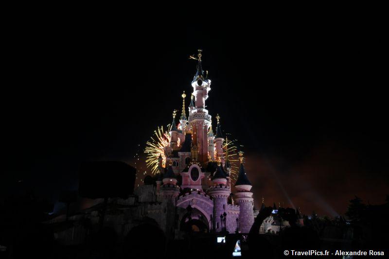gal/Disneyland_Resort_Paris/fireworks/14_Juillet_2010/14_juillet_Disneyland_Chateau36.jpg