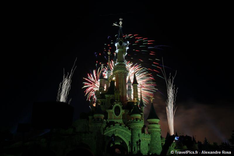 gal/Disneyland_Resort_Paris/fireworks/14_Juillet_2010/14_juillet_Disneyland_Chateau38.jpg