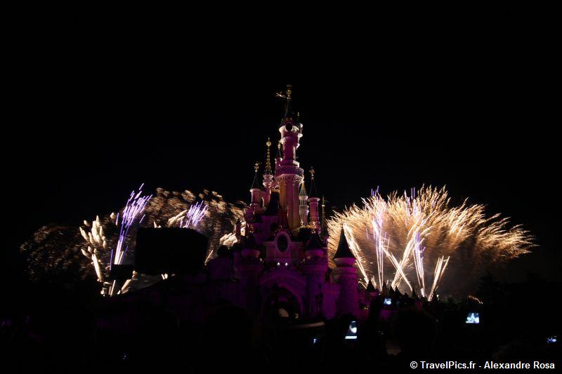 gal/Disneyland_Resort_Paris/fireworks/14_Juillet_2010/14_juillet_Disneyland_Chateau41.jpg