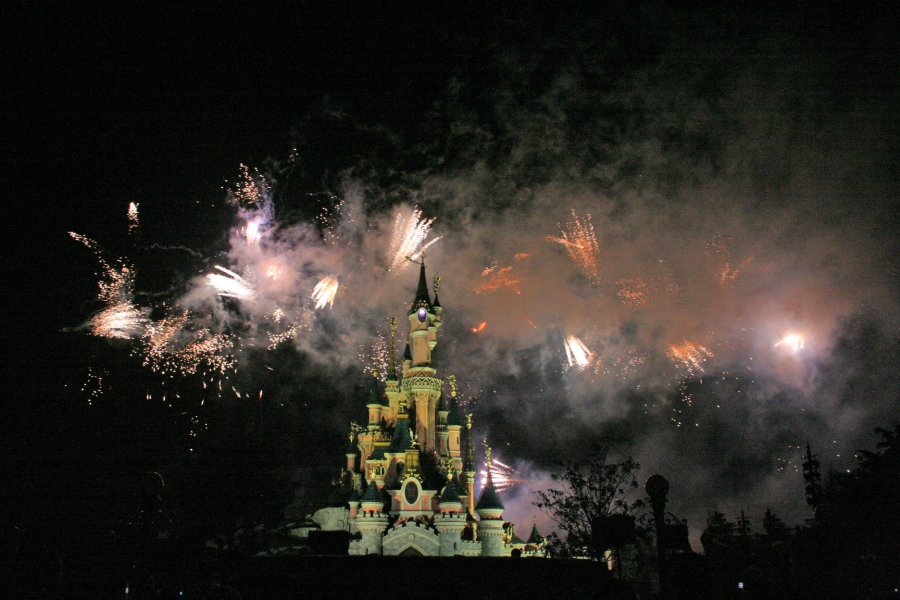 gal/Disneyland_Resort_Paris/fireworks/St_Patrick_2007/IMG_7043.JPG
