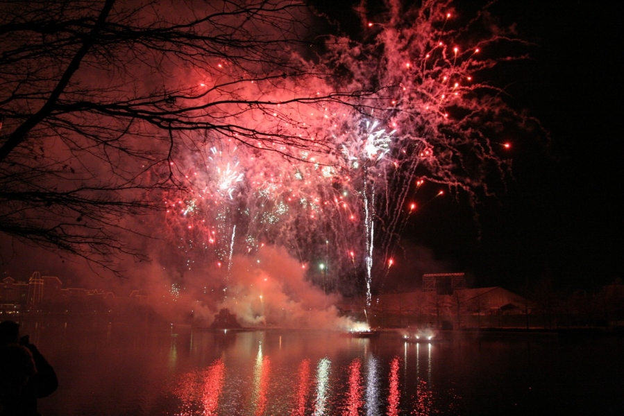 gal/Disneyland_Resort_Paris/noel07/Bonfire_Spectacular/IMG_9357.JPG