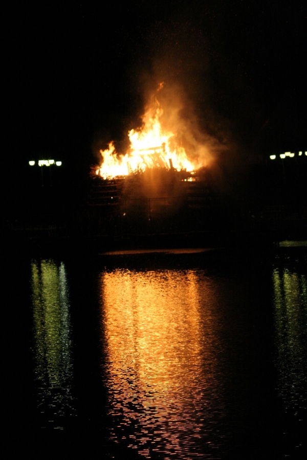 gal/Disneyland_Resort_Paris/noel07/Bonfire_Spectacular/IMG_9443.JPG